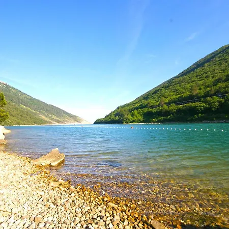 Tatil Evi Maslina, A Charming And Private 15 Km From The Sea *