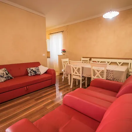 Maslina, A Charming And Private 15 Km From The Sea Semesterbostad Pićan