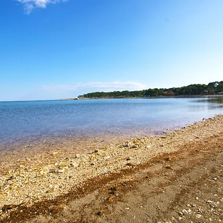 Semesterbostad Maslina, A Charming And Private 15 Km From The Sea