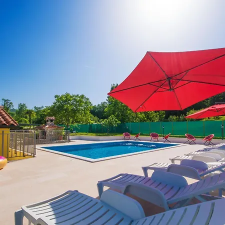 Maslina, A Charming And Private 15 Km From The Sea Semesterbostad *
