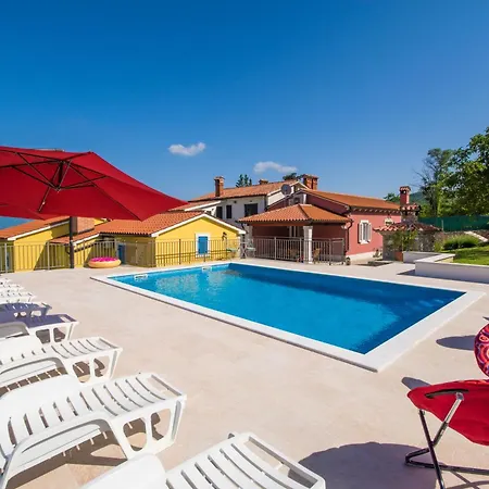 Maslina, A Charming And Private 15 Km From The Sea Semesterbostad Pićan