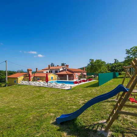Maslina, A Charming And Private 15 Km From The Sea Semesterbostad Pićan